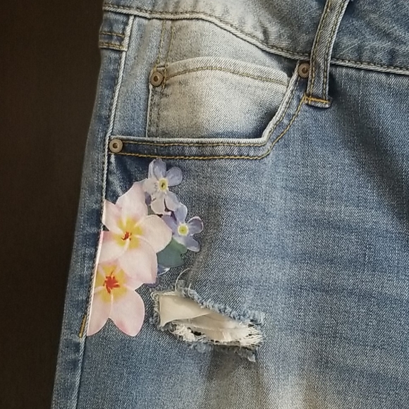 Jean's - Picture 4 of 4